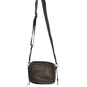 Fossil Grey Leather Crossbody Bag | Adjustable Strap & Classic Style (grey)